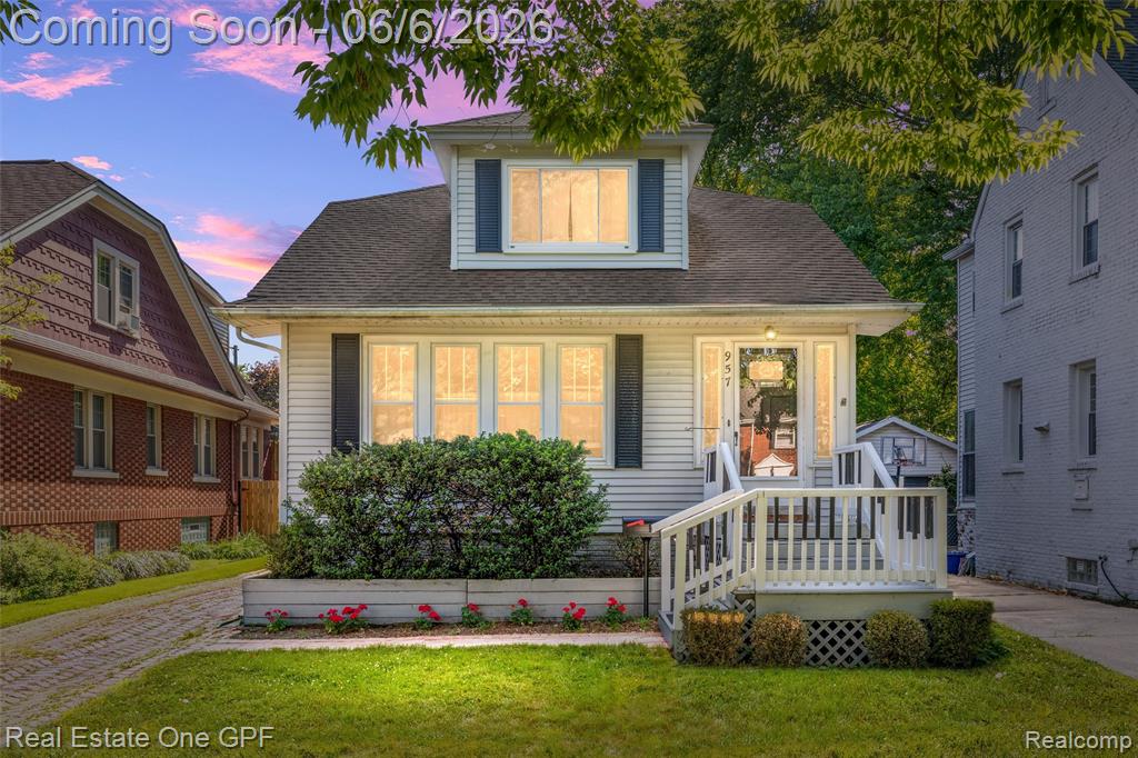 957 Fisher Road Grosse Pointe, MI 48230 - Photo 1 of 38