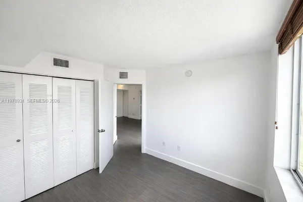 $2,350 | 219 Northwest 12th Avenue, Unit 1002, Miami, FL 33128
