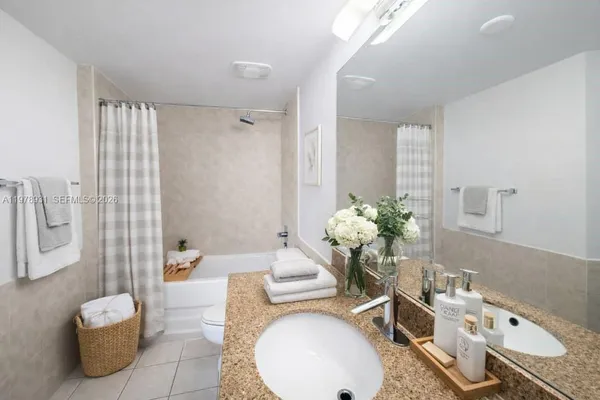 $2,350 | 219 Northwest 12th Avenue, Unit 1002, Miami, FL 33128