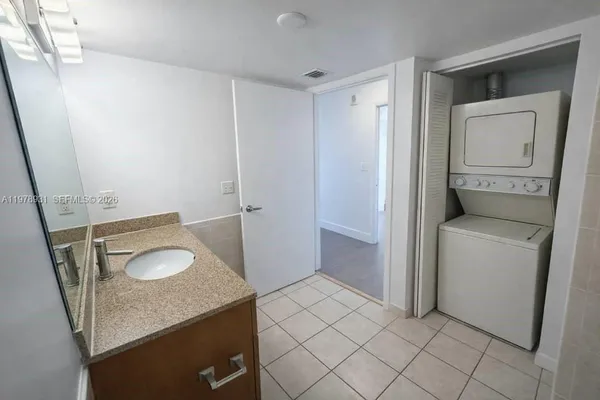 $2,350 | 219 Northwest 12th Avenue, Unit 1002, Miami, FL 33128