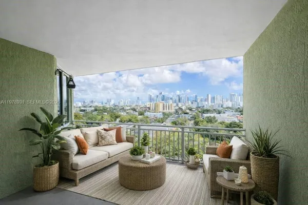 $2,350 | 219 Northwest 12th Avenue, Unit 1002, Miami, FL 33128