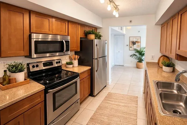 $2,350 | 219 Northwest 12th Avenue, Unit 1002, Miami, FL 33128