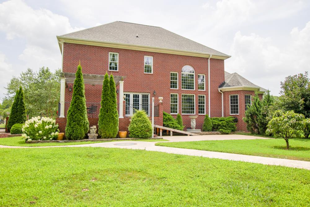 2619 Cooks Road Mount Juliet, TN 37122 - Photo 25 of 30 front view of a house with a yard
