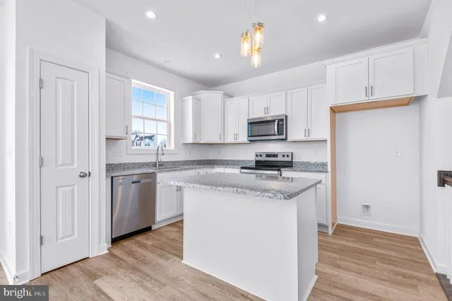 $299,900 | 350 Avon Drive, Unit 270, Red Lion, PA 17356