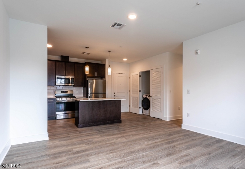 1025 Raritan Road, Unit 303 Clark, NJ 07066 - Photo 11 of 21