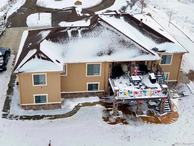 a view of outdoor space garage and garage