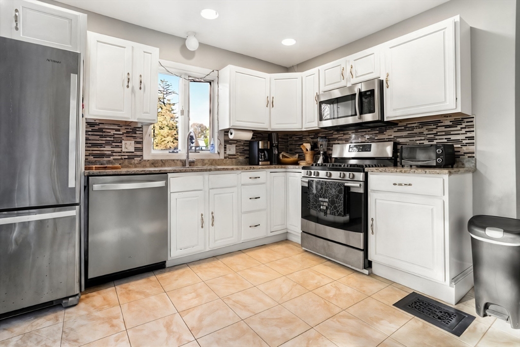 3 Walnut Street Wakefield, MA 01880 - Photo 4 of 28