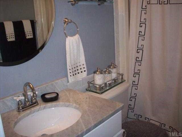4717 Edwards Mill Road, Unit E Raleigh, NC 27612 - Photo 5 of 11 Gallery Image 5