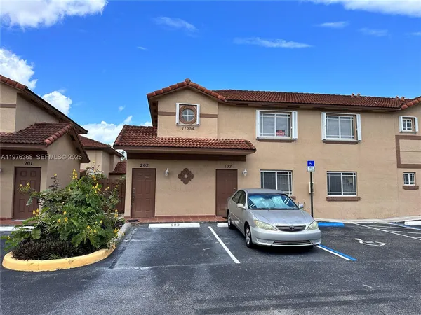 $2,950 | 17354 Northwest 74th Avenue, Unit 202, Hialeah, FL 33015