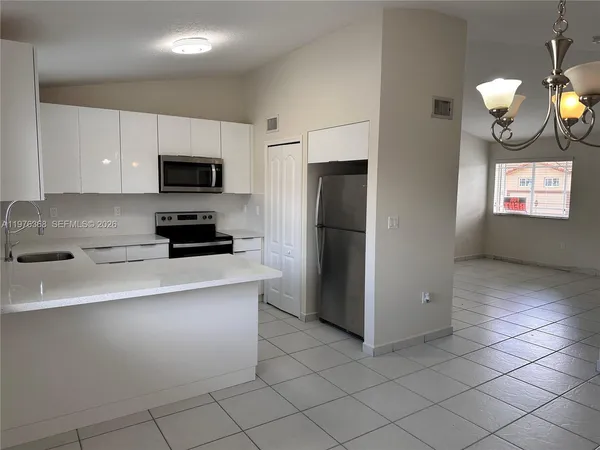 $2,950 | 17354 Northwest 74th Avenue, Unit 202, Hialeah, FL 33015