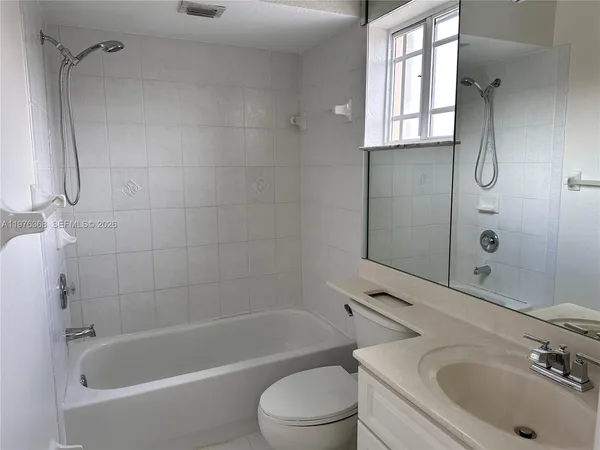 $2,950 | 17354 Northwest 74th Avenue, Unit 202, Hialeah, FL 33015