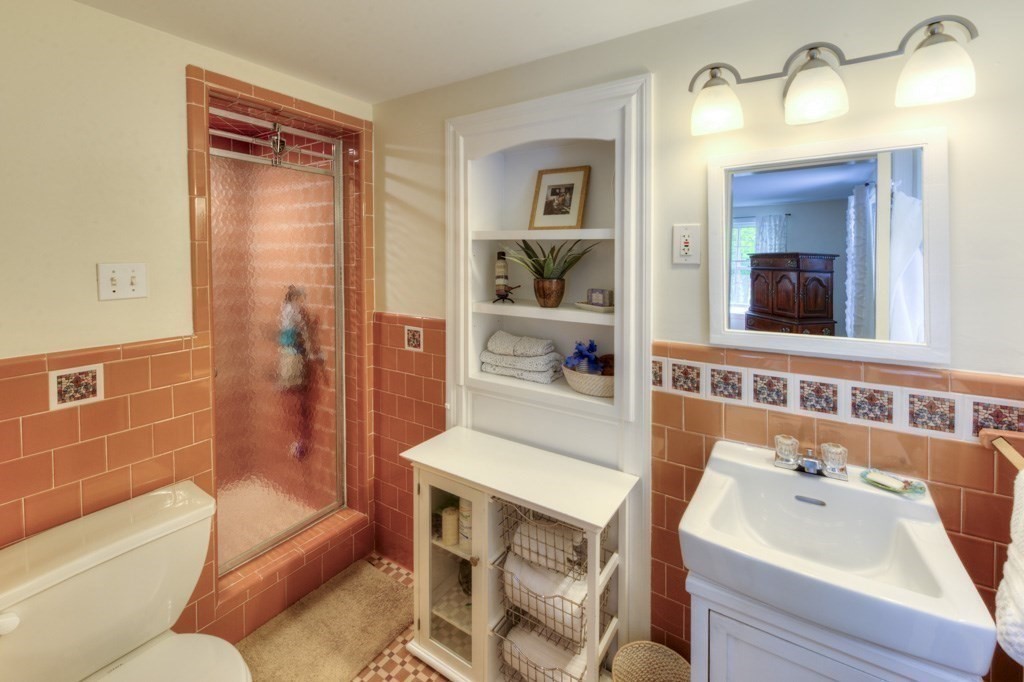 5 Algonquin Road Worcester, MA 01609 - Photo 33 of 42