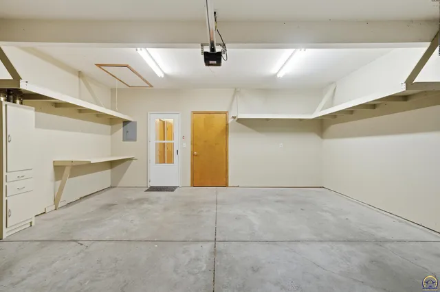 $250,000 | 2828 Kelly Drive, Manhattan, KS 66502