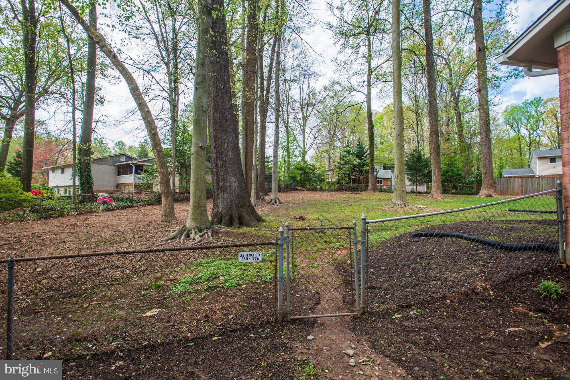 8820 Trafalgar Court Springfield, VA 22151 - Photo 12 of 51 Exterior-Rear Fenced-In Lot