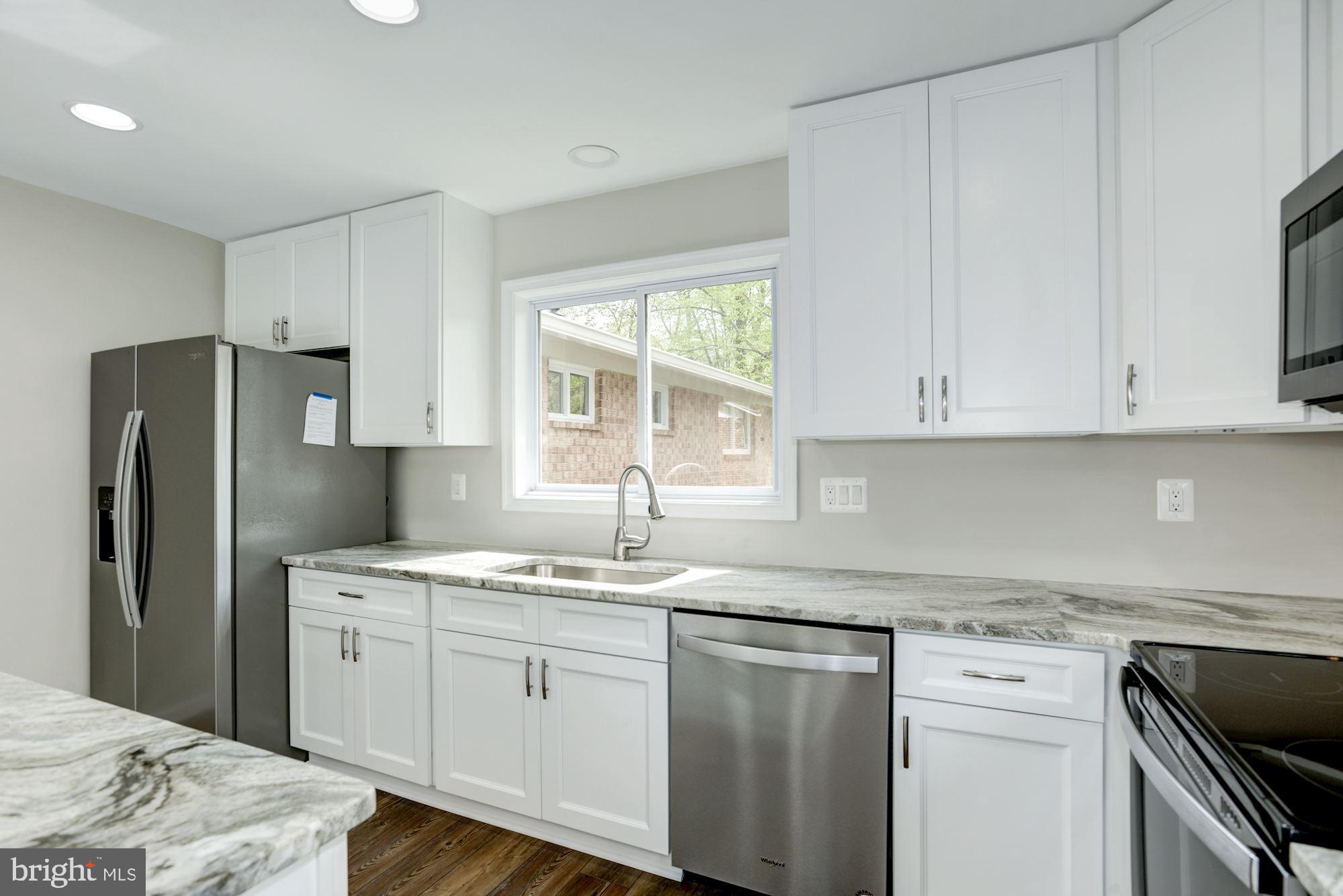 8820 Trafalgar Court Springfield, VA 22151 - Photo 21 of 51 Kitchen-SS Appliances