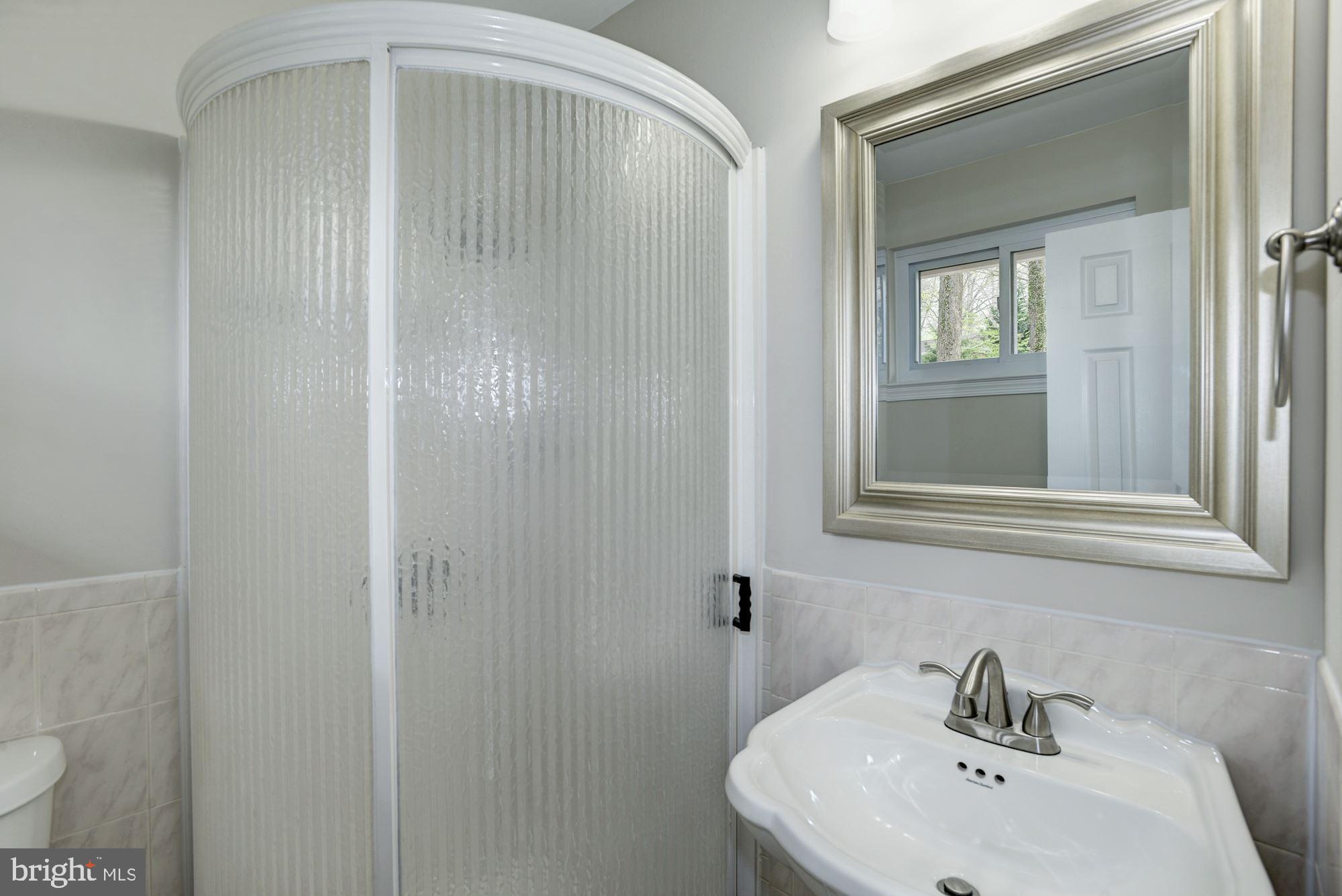 8820 Trafalgar Court Springfield, VA 22151 - Photo 30 of 51 Master Bath