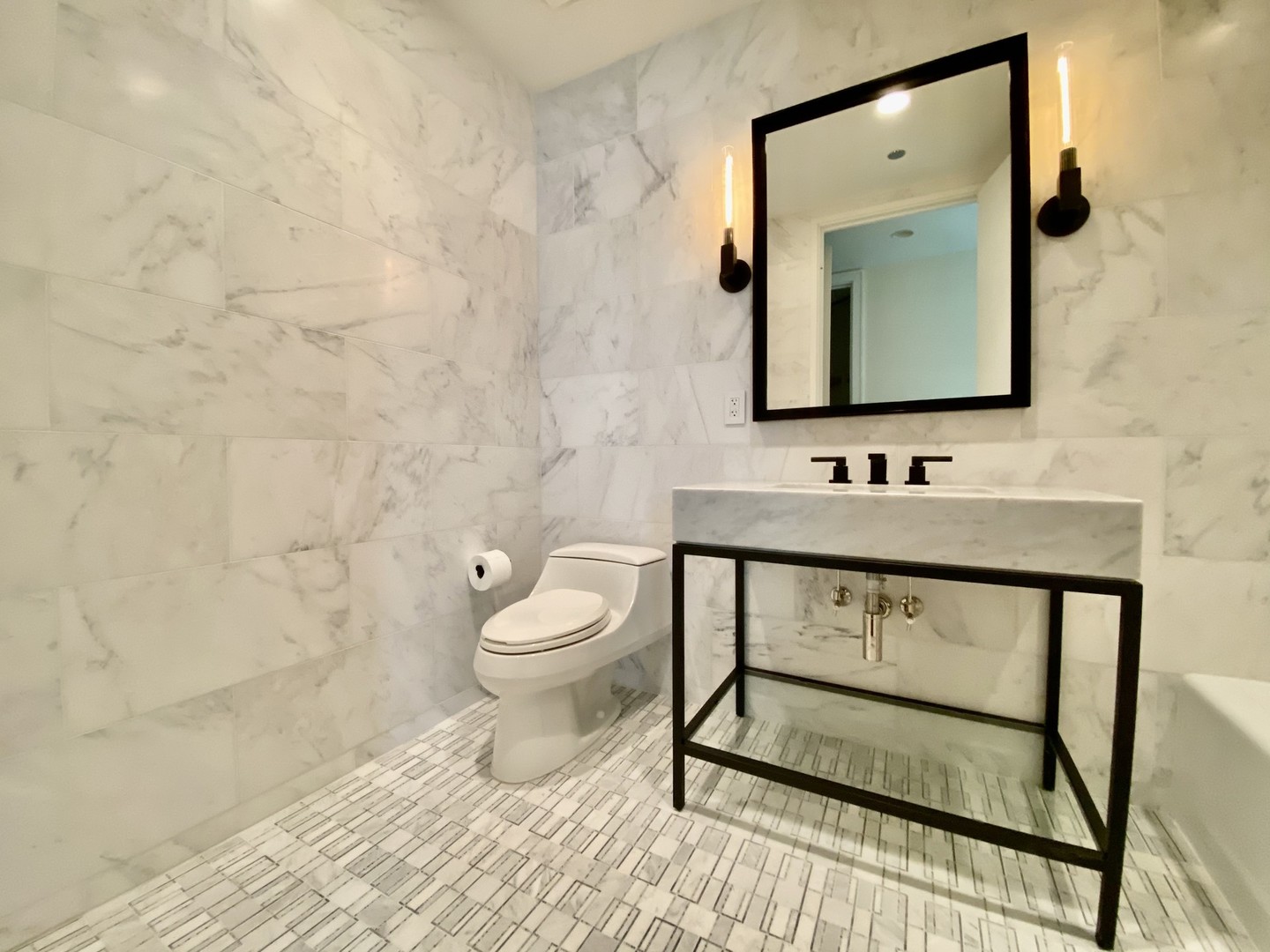 401 North Wabash Avenue, Unit 84A Chicago, IL 60611 - Photo 27 of 41 Gallery Image 27