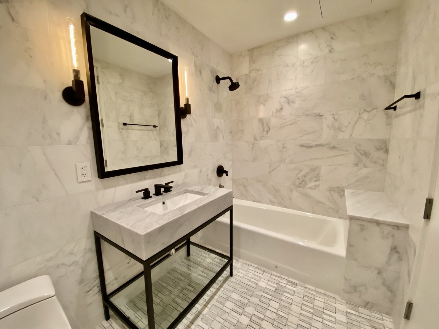 401 North Wabash Avenue, Unit 84A Chicago, IL 60611 - Photo 29 of 41 Gallery Image 29