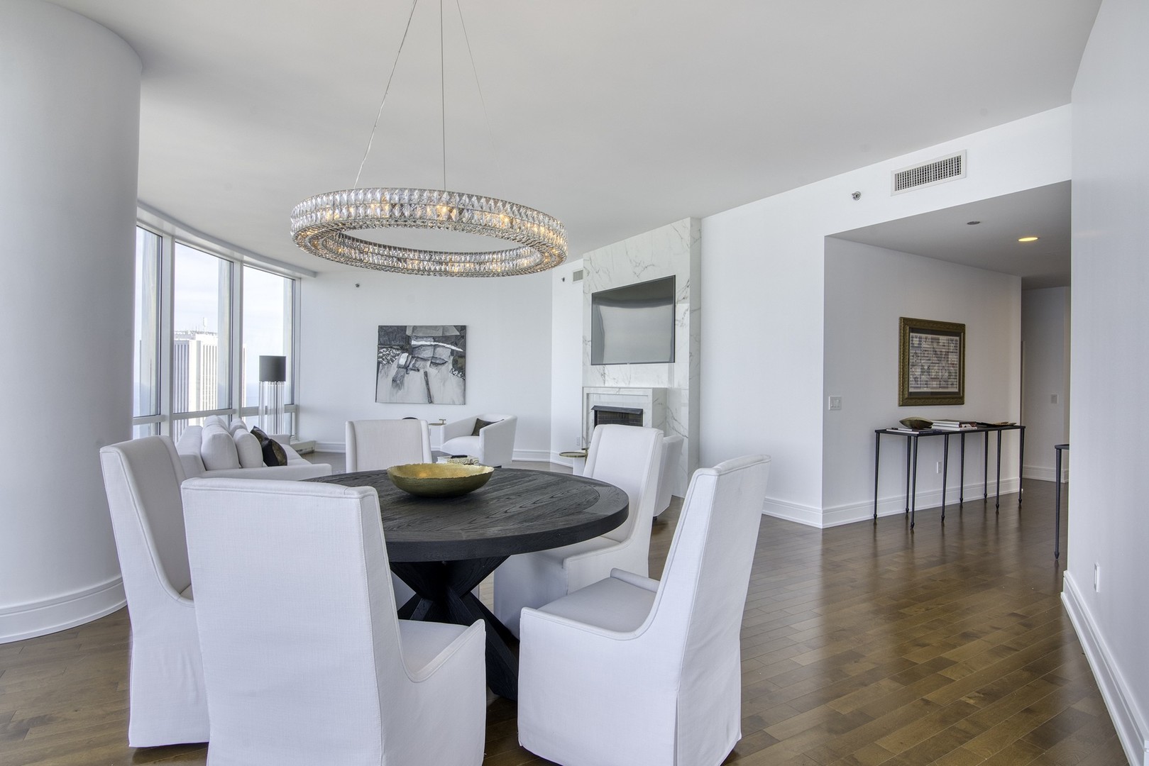 401 North Wabash Avenue, Unit 84A Chicago, IL 60611 - Photo 4 of 41 Gallery Image 4