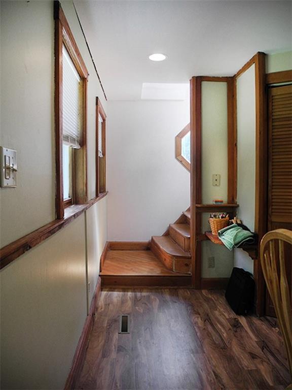 7 Calling Crow Road Augusta, ME 04330 - Photo 14 of 19 HALLWAY