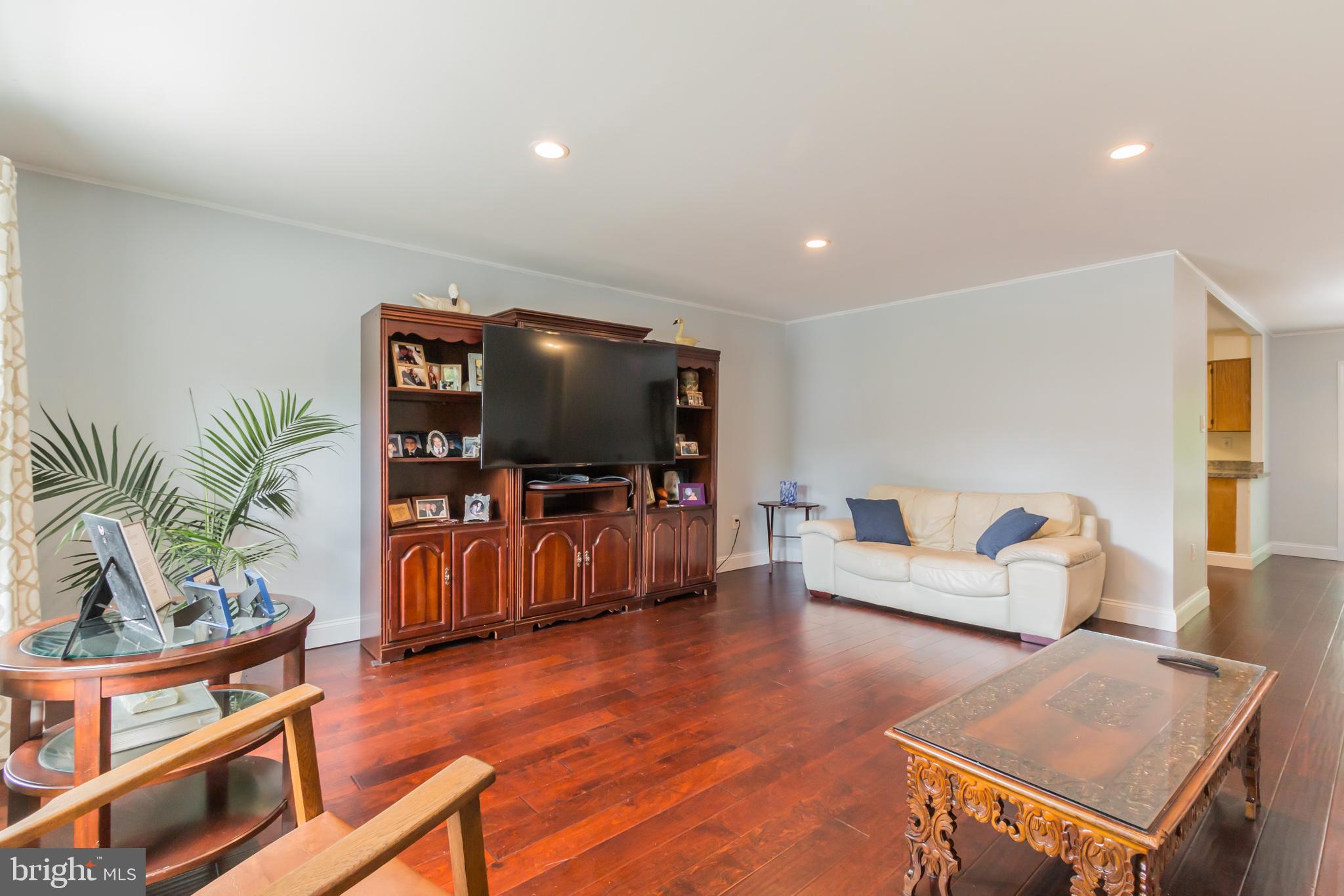 2210 Dairy Farm Road Odenton, MD 21113 - Photo 4 of 27 Hardwood flooring and recessed lighting
