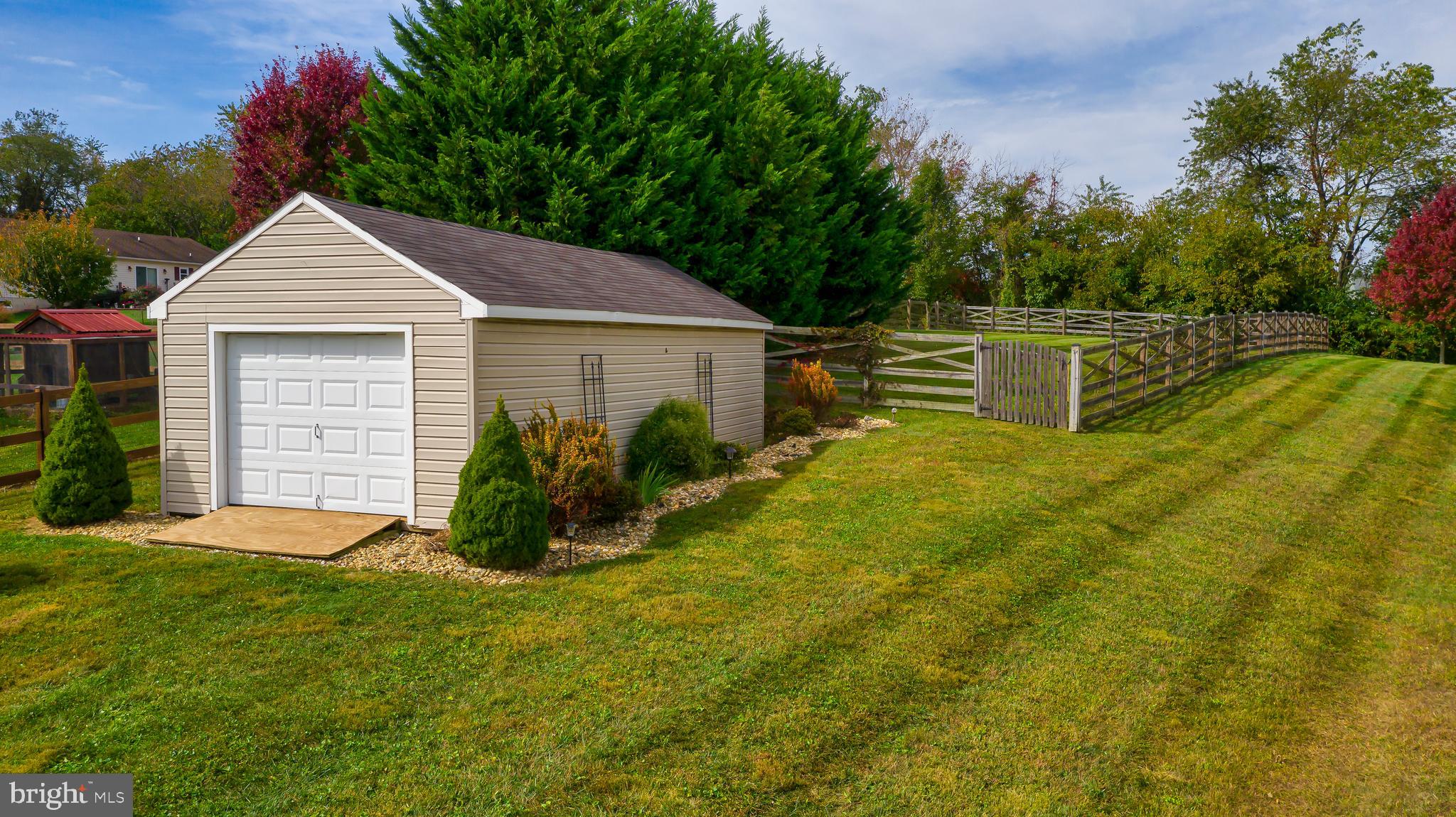 938 Muller Road Westminster, MD 21157 - Photo 51 of 60 Shed/ Fenced Area