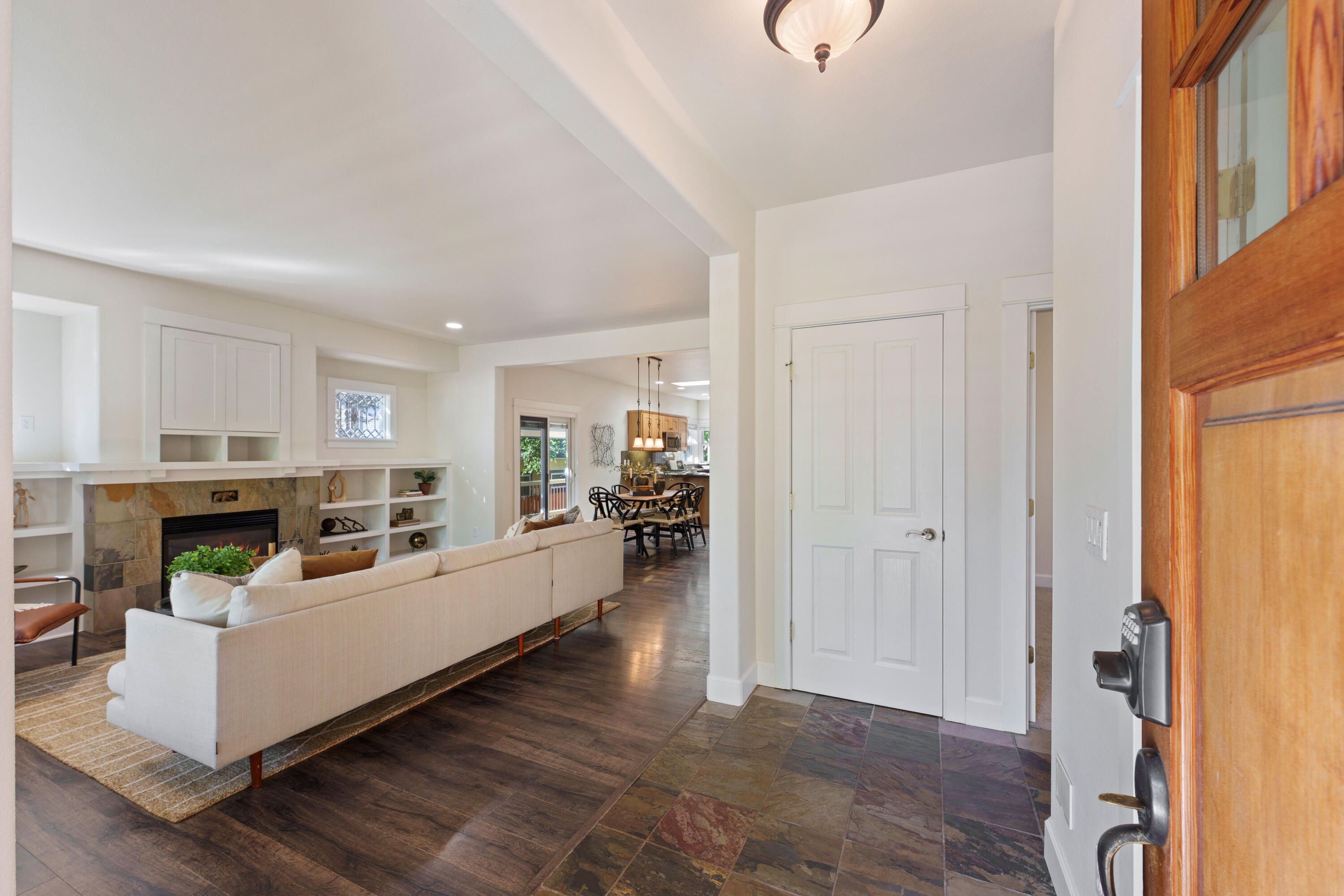 2431 Northwest Awbrey Road Bend, OR 97703 - Photo 5 of 35 DSC06504