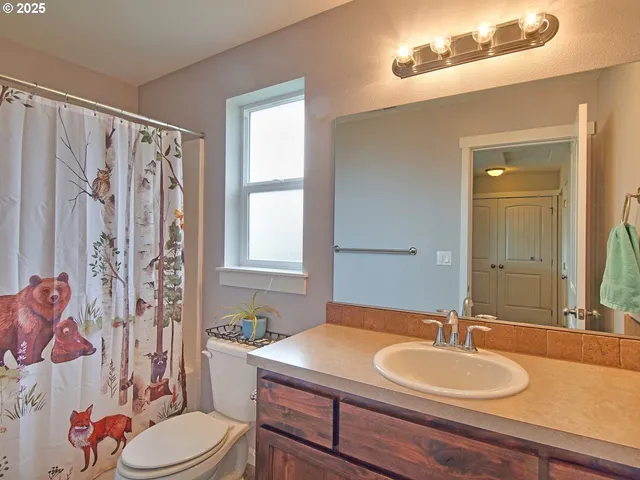 $870,000 | 6015 Northwest High Heaven Road, McMinnville, OR 97128