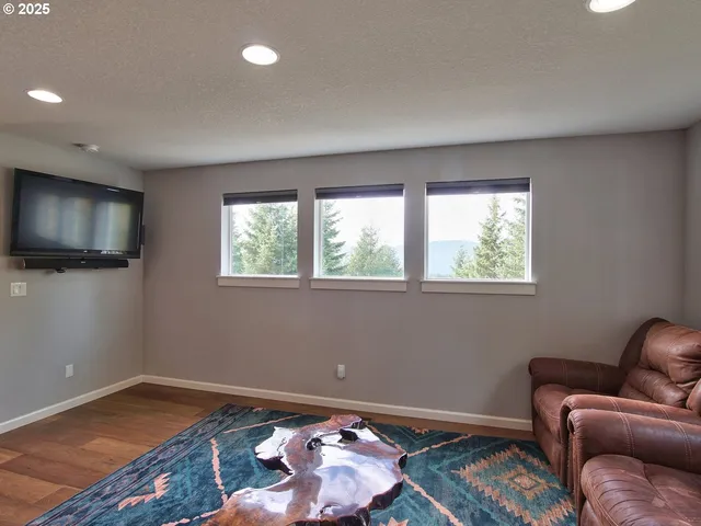 $870,000 | 6015 Northwest High Heaven Road, McMinnville, OR 97128