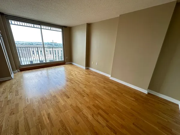 $3,200 | 10 Museum Way, Unit 2027, Cambridge, MA 02141