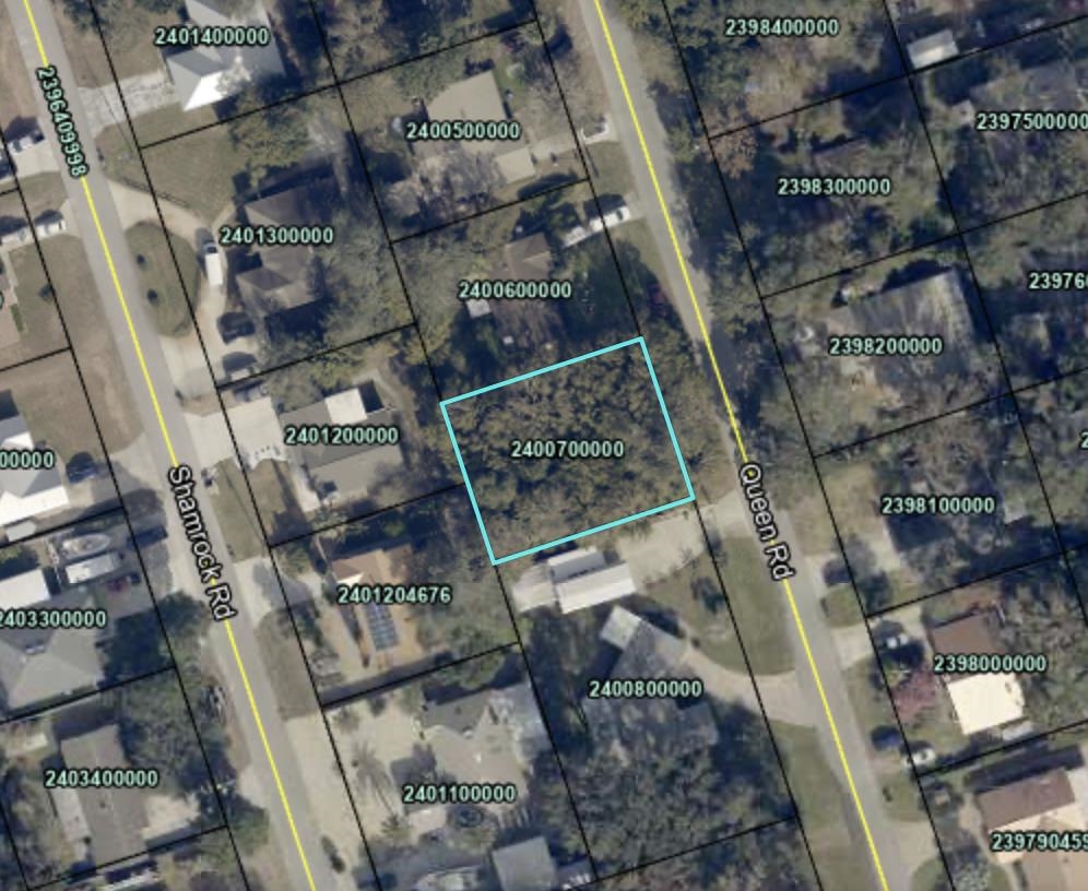 860 Queen Road St. Augustine, FL 32086 - Photo 2 of 6 a close view of water heater room