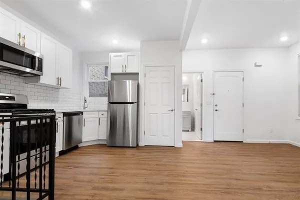 $2,600 | 33 Stagg Street, Unit 2, Jersey City, NJ 07306