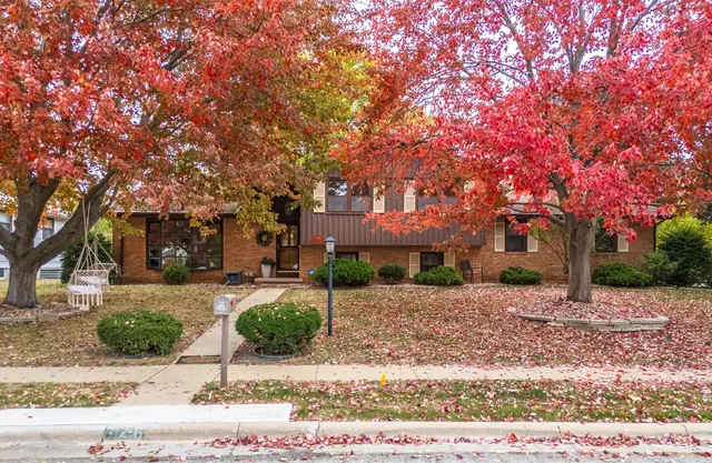 $334,900 | 126 South Orr Drive, Normal, IL 61761