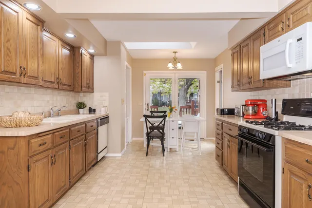 $334,900 | 126 South Orr Drive, Normal, IL 61761