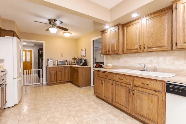 $334,900 | 126 South Orr Drive, Normal, IL 61761