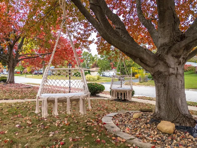 $334,900 | 126 South Orr Drive, Normal, IL 61761