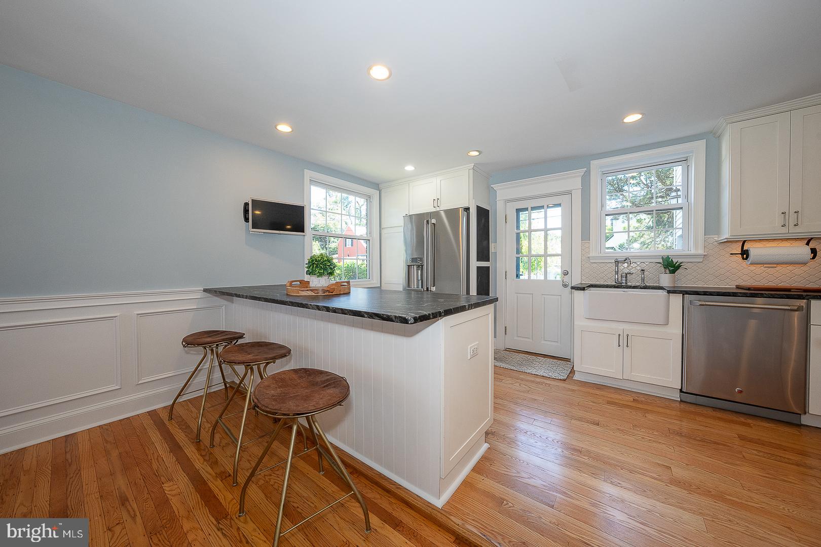 321 Earlington Road Havertown, PA 19083 - Photo 9 of 40 Leathered Granite Countertops