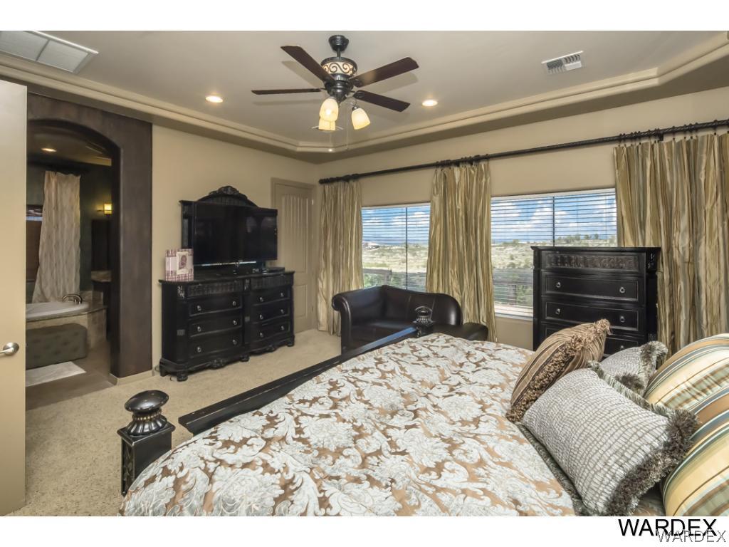 3399 Cedarbrook Road Kingman, AZ 86401 - Photo 14 of 36 Spacious Master Bedroom