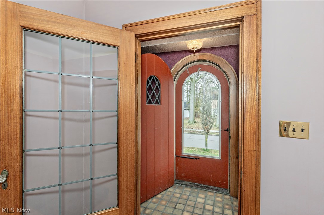 1489 Crest Road Cleveland Heights, OH 44121 - Photo 2 of 29 Beautiful entry way with all natural woodwork.