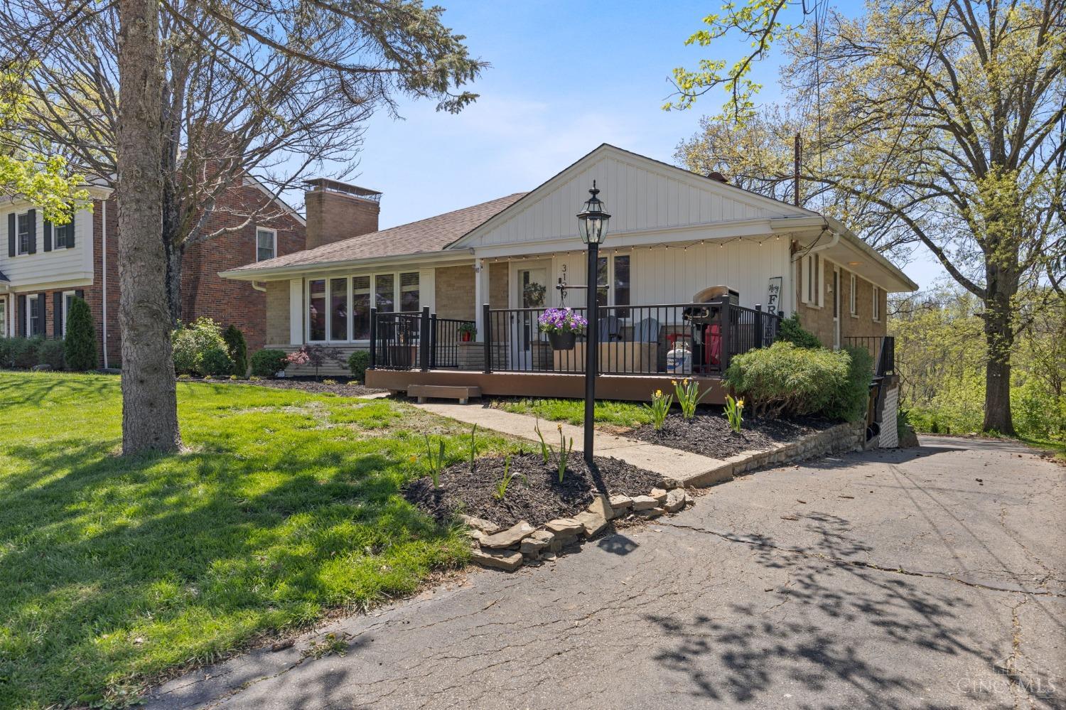 3129 Dickinson Road Cincinnati, OH 45211 - Photo 4 of 37 Gallery Image 4