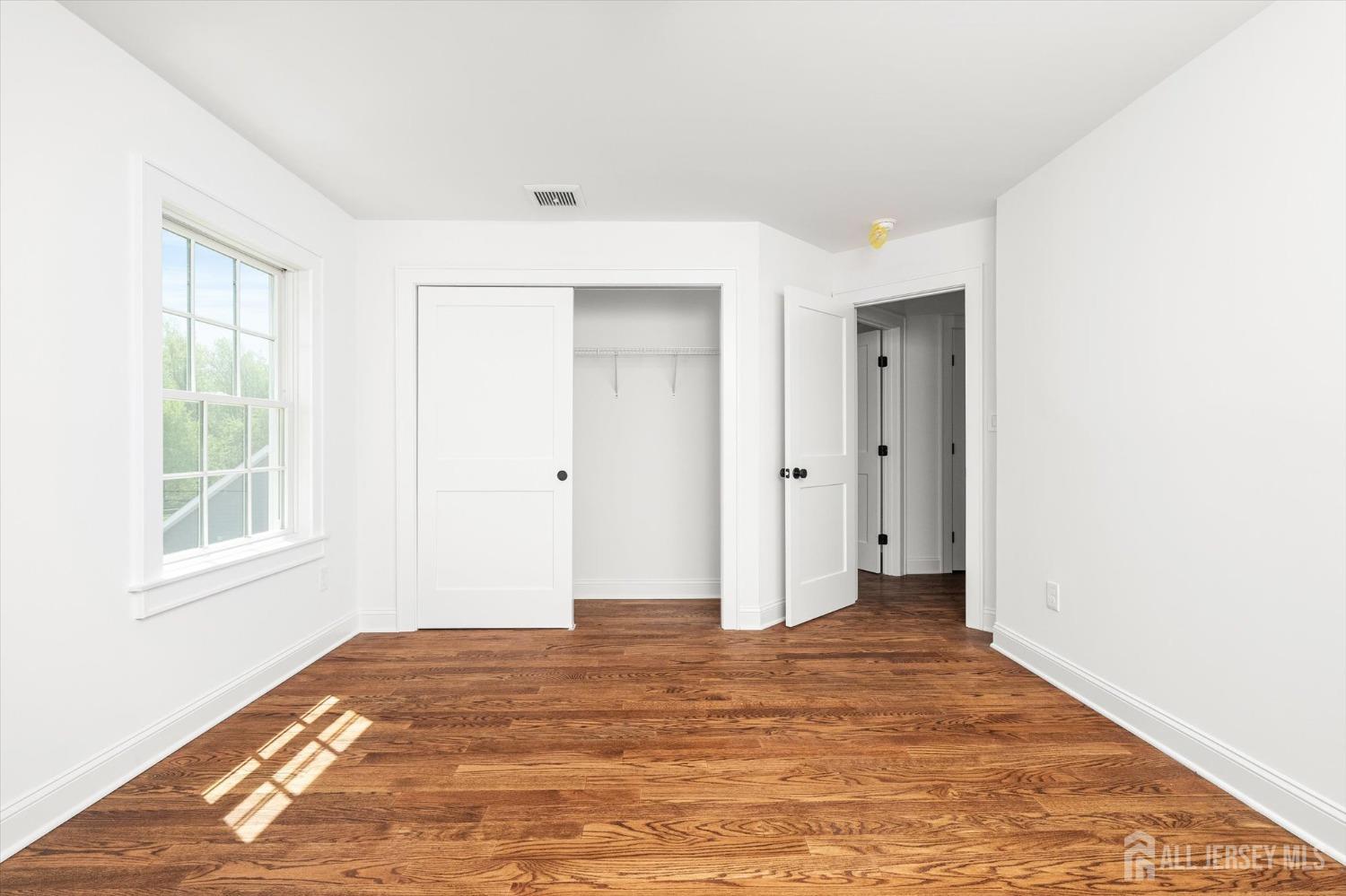 440 Ellisdale Road Chesterfield, NJ 08515 - Photo 28 of 42 a view of an empty room