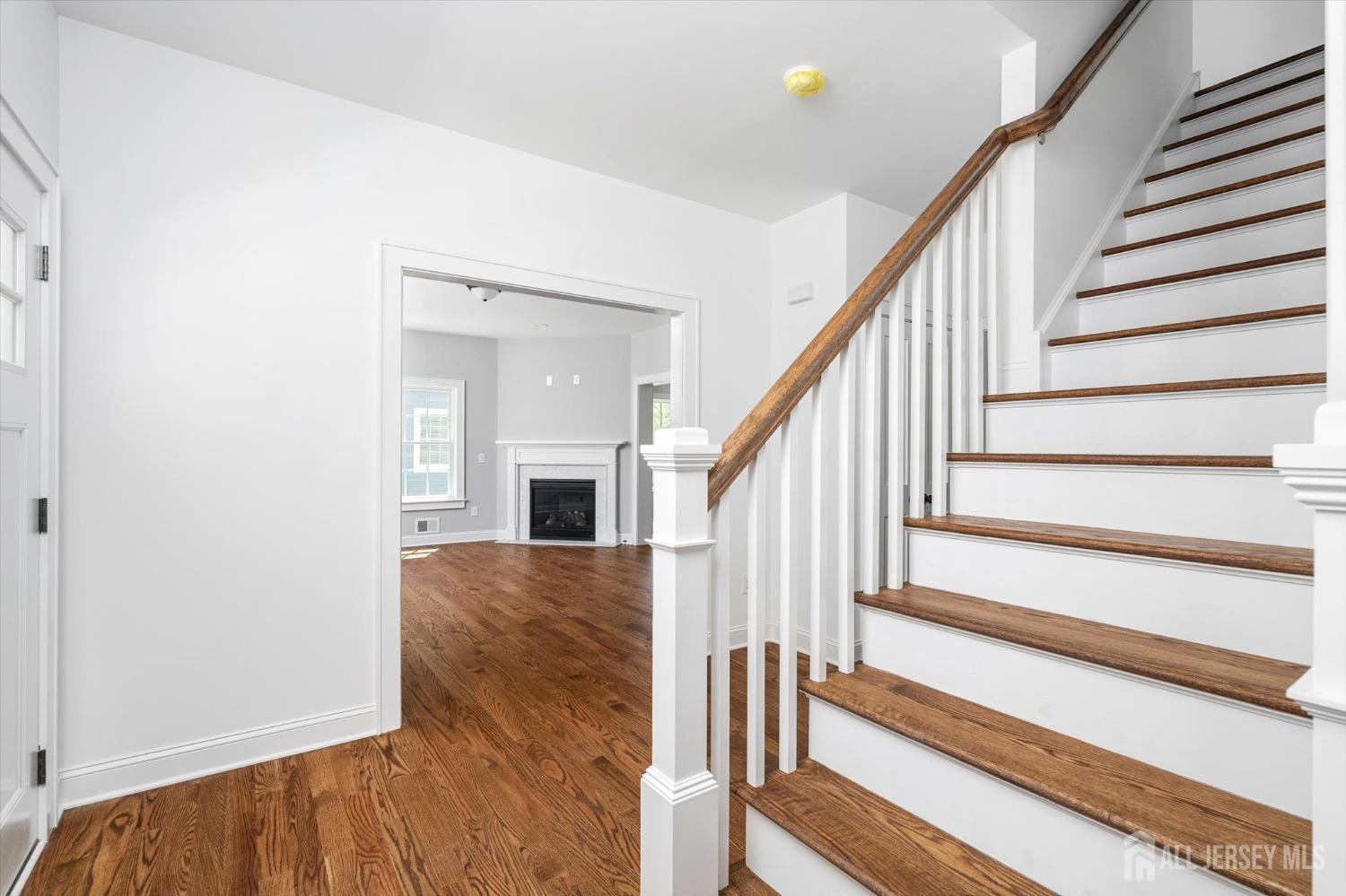 440 Ellisdale Road Chesterfield, NJ 08515 - Photo 5 of 42 a view of entryway