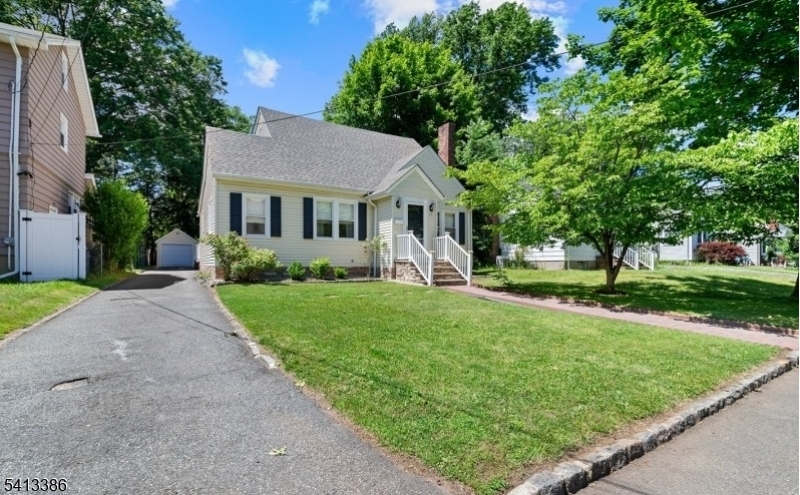 17 Alvin Terrace Springfield, NJ 07081 - Photo 3 of 20