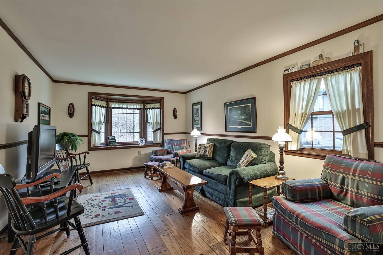 183 Compton Road Wyoming, OH 45215 - Photo 7 of 37 Gallery Image 7
