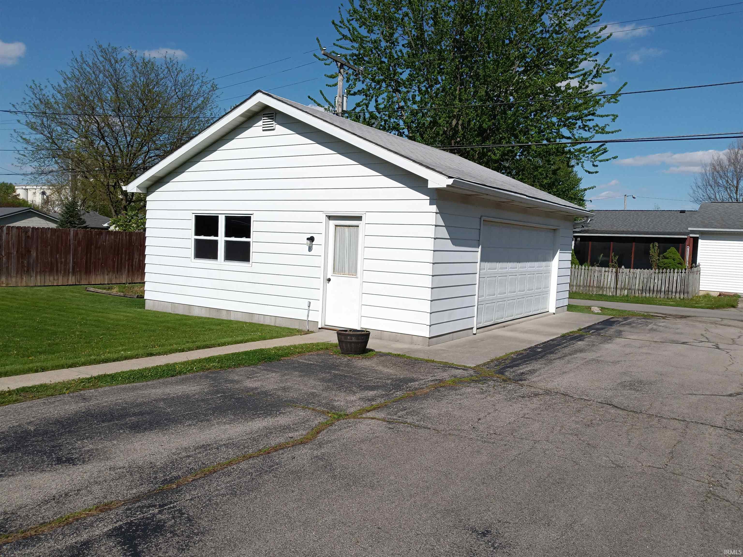 1110 Master Drive Decatur, IN 46733 - Photo 8 of 21