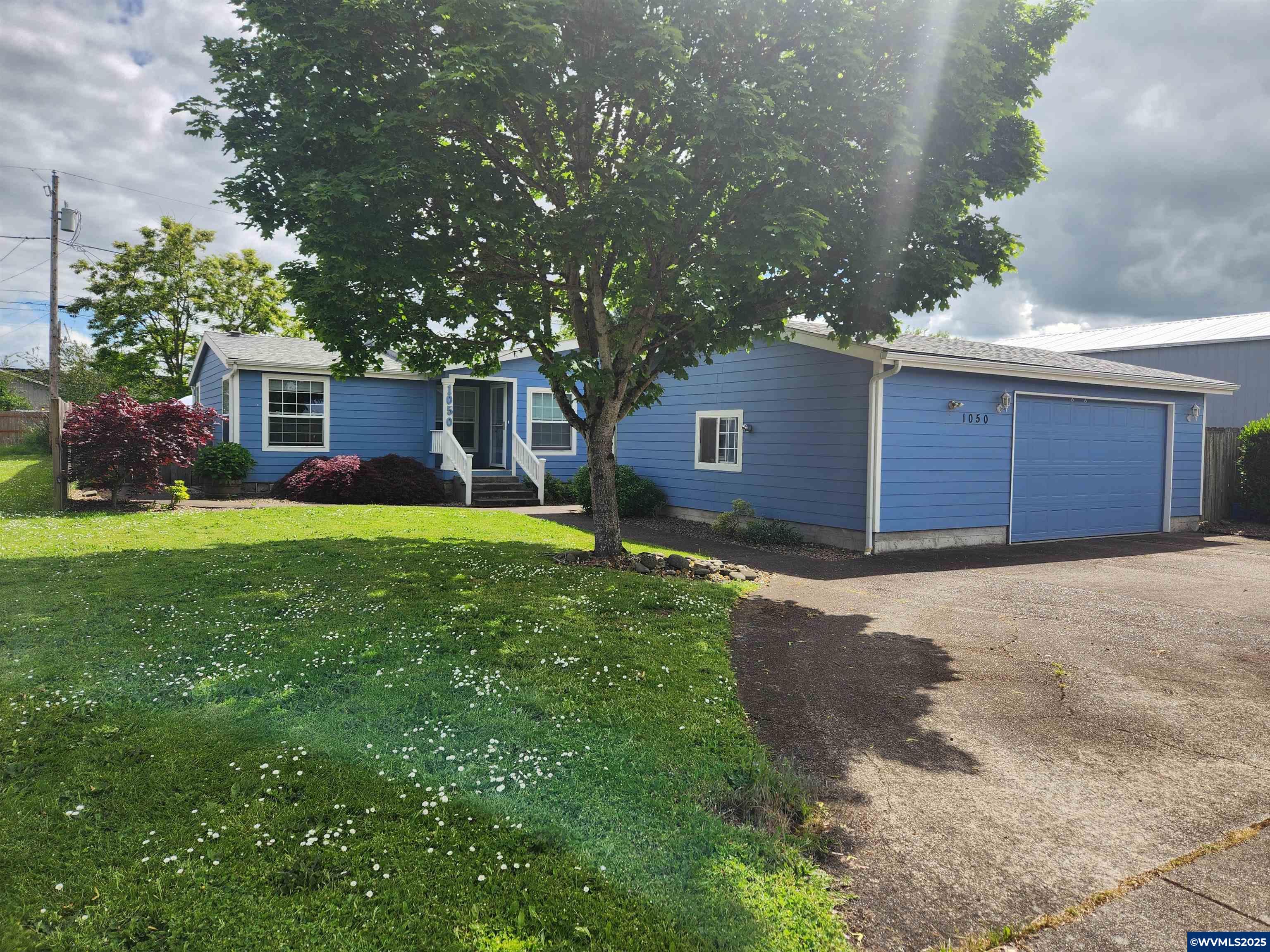 1050 West Maple Street Lebanon, OR 97355 - Photo 2 of 34 Gallery Image 2