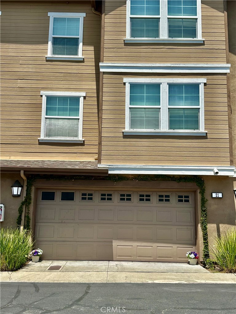 21 Durlston Way Ladera Ranch, CA 92694 - Photo 41 of 47 a front view of a house