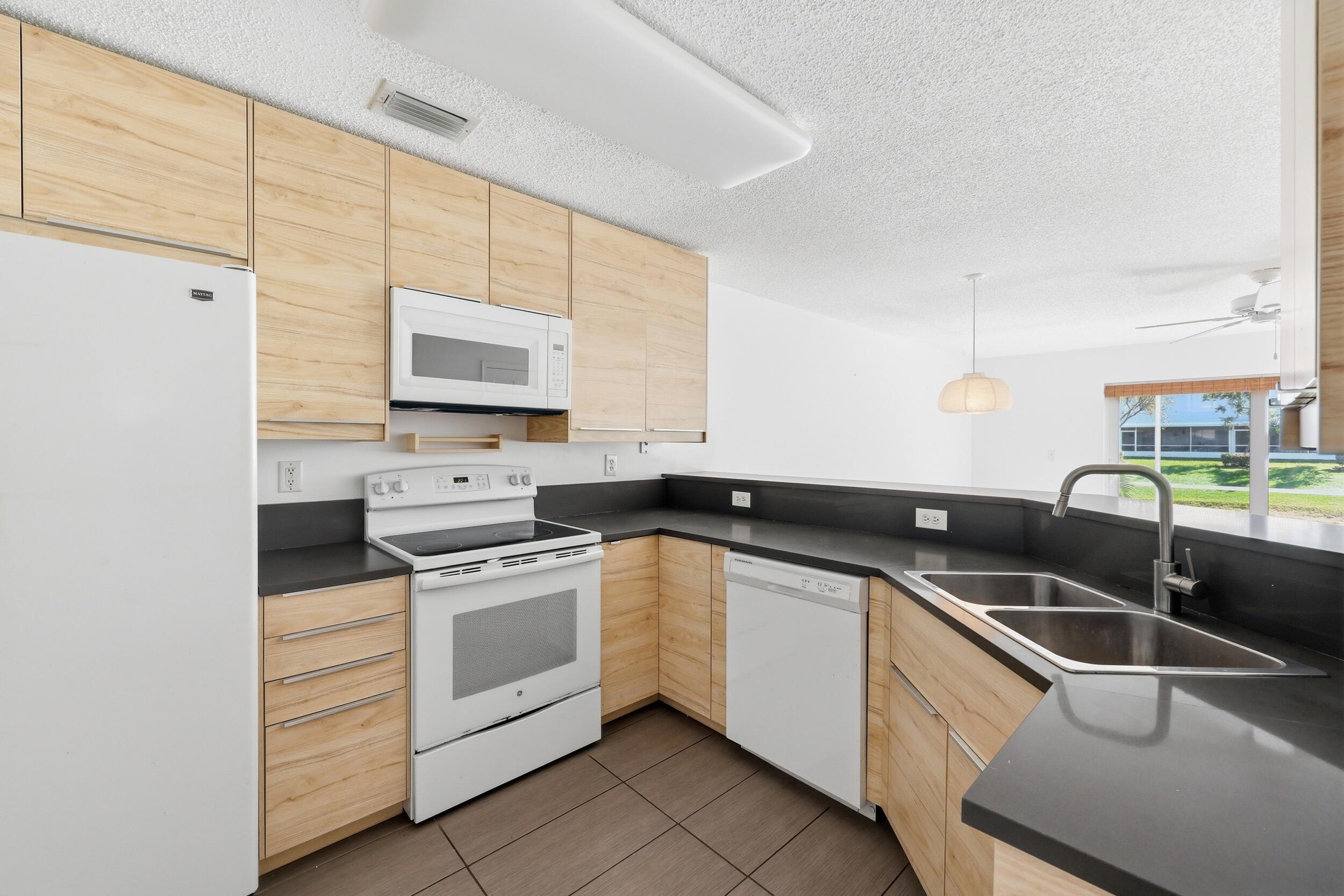 314 Timberwalk Trail Jupiter, FL 33458 - Photo 13 of 37 14_8p3a9778
