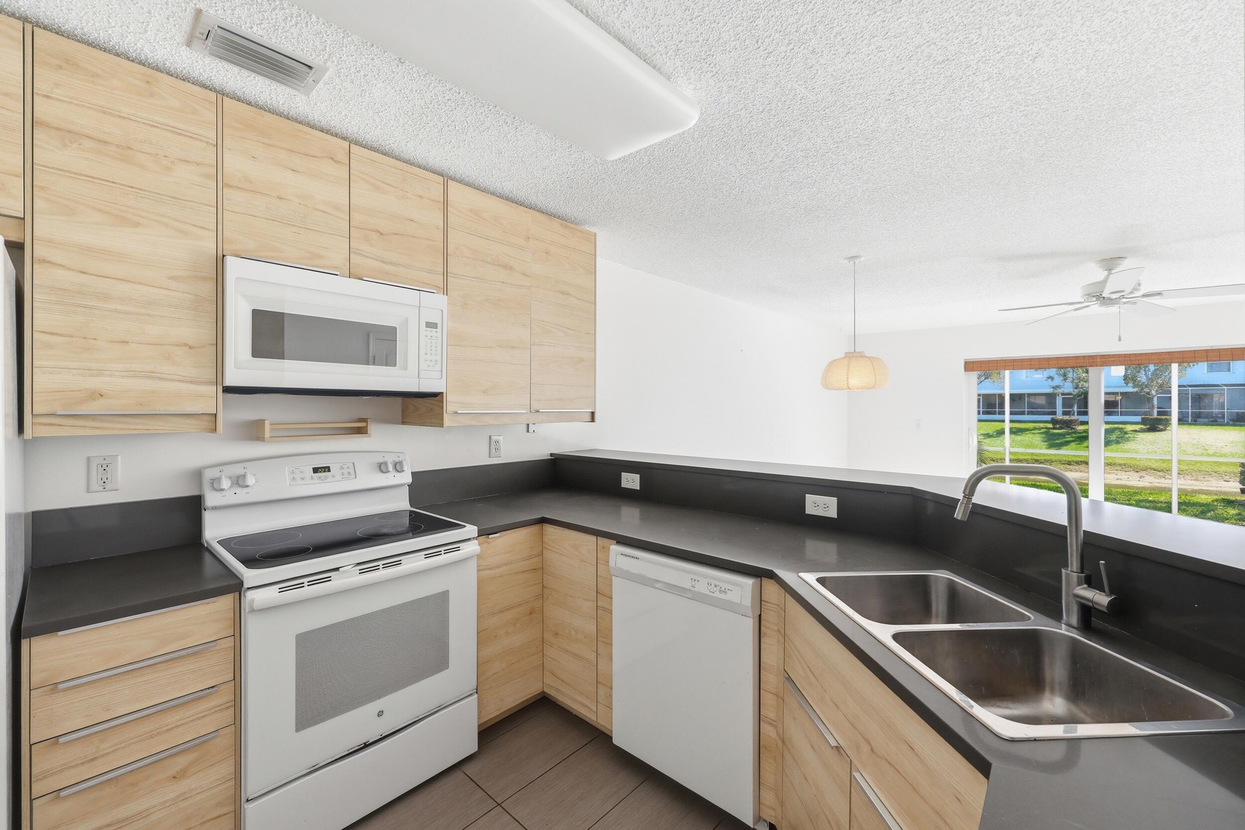314 Timberwalk Trail Jupiter, FL 33458 - Photo 14 of 37 15_8p3a9788