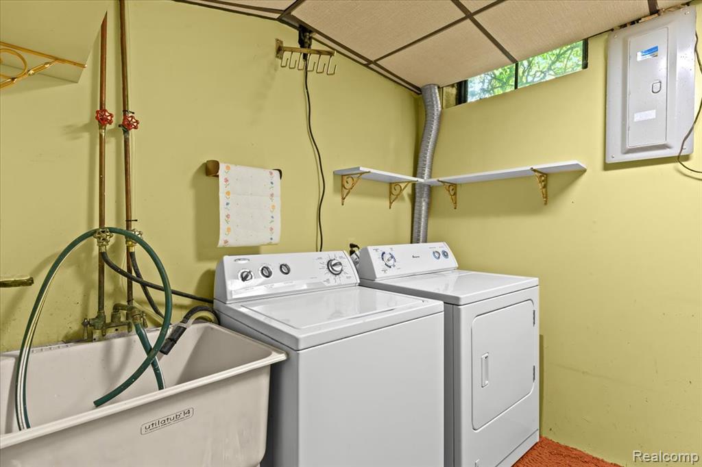 15212 Riverside Street Livonia, MI 48154 - Photo 28 of 38
